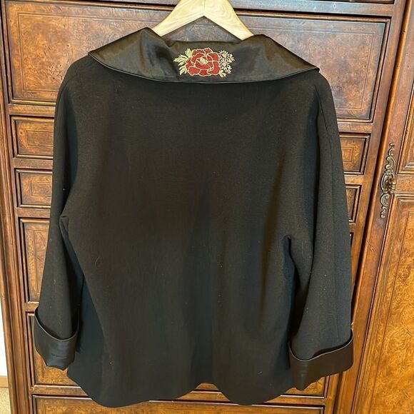 Woman’s Black coat with flowers on the front and back - Picture 8 of 12